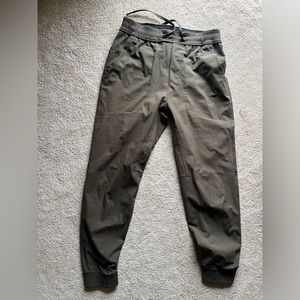 Lululemon ABC Jogger 30" Olive Medium